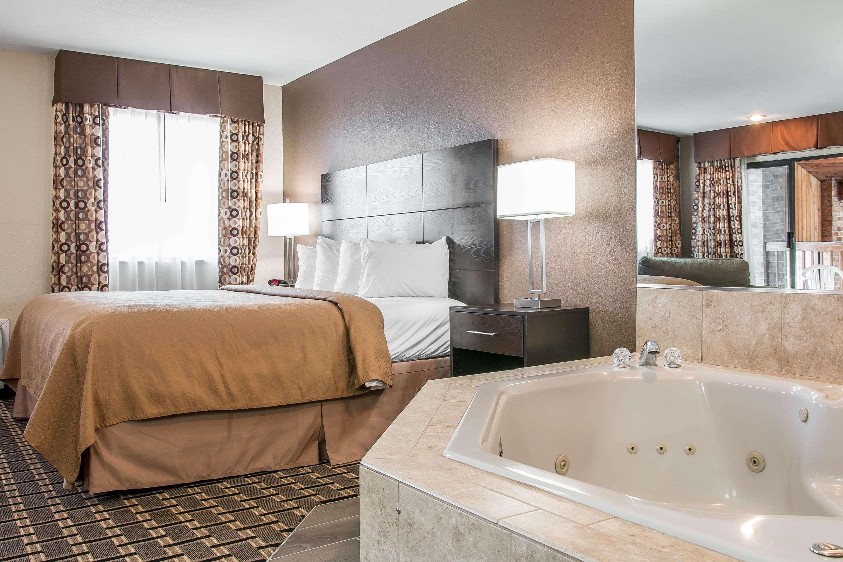 Quality Inn Grand Rapids South-Byron Center Cutlerville Экстерьер фото